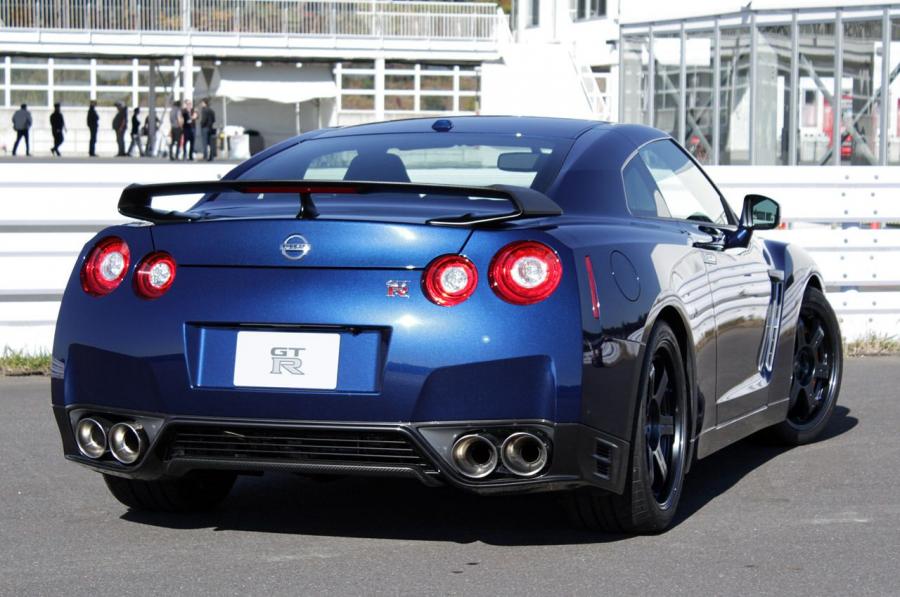  Nissan GT-R 2015 года  (фото 33 из 56)
